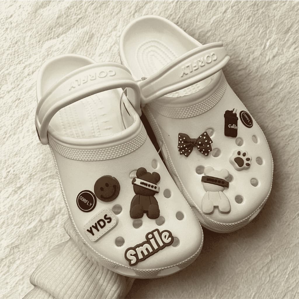 Chinelo Feminino Estilo Babuche Pigente Corfly Baixo 100% EVA Solado Leve Antiderrapante broches