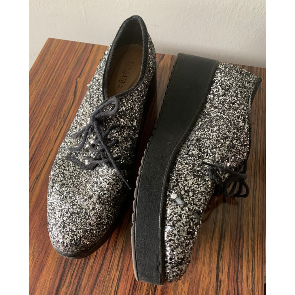 Sapato creeper com brilho