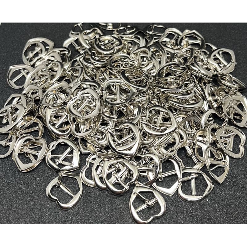 Fivela em Ferro Coração 14mm – Cor Prata | 100 Peças