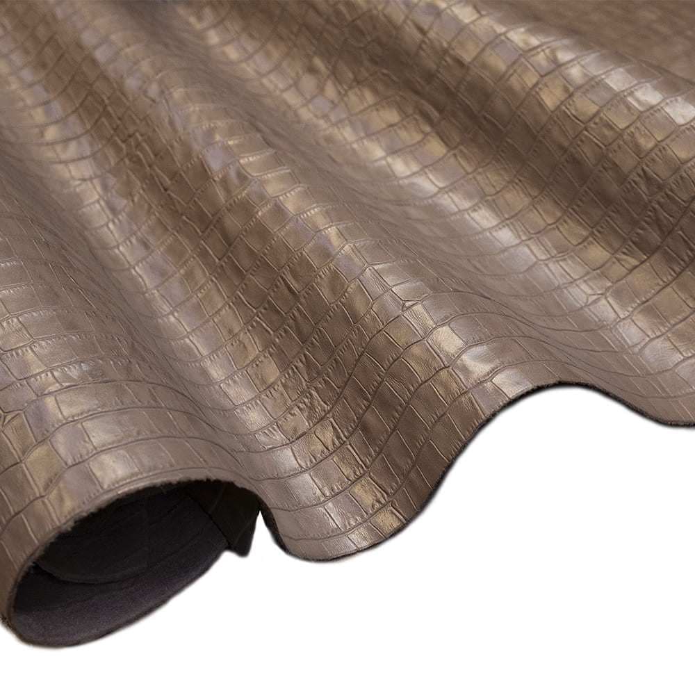 Painel de Couro Legítimo Croco 25x50cm - Retalho 10/12L - Textura Estampada Luxo - Placa Tipo Croco - Cor: Nude
