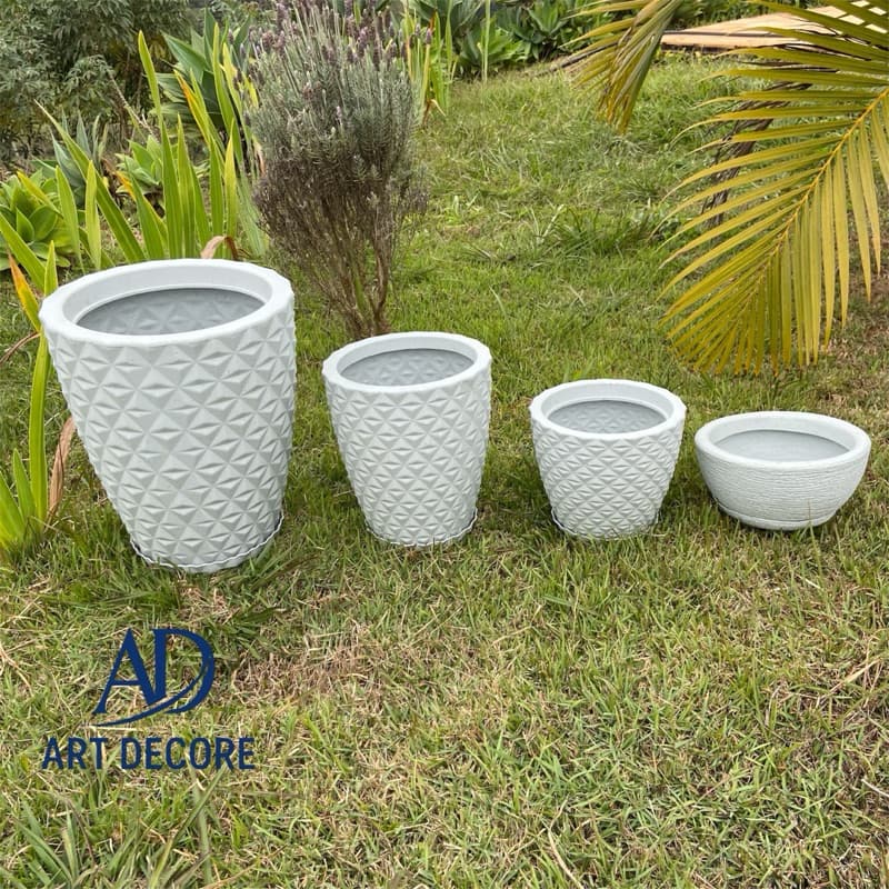 Kit 4 Vasos Decorativos Planta Flor Polietileno Redondo Diamante N1, N2, N3 + Bacia N1 com Pratos
