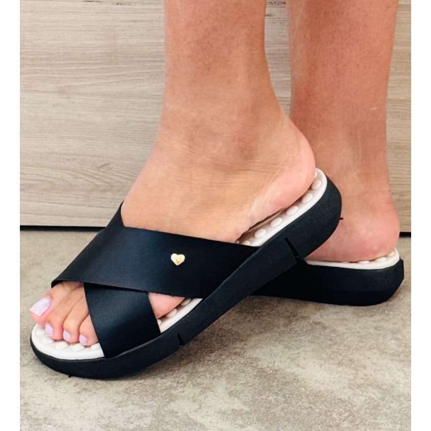 Tamanco Tiras Cruzadas Chinelo Feminino Ortopédico Sola Massageadora Antiderrapante Leve Seguro