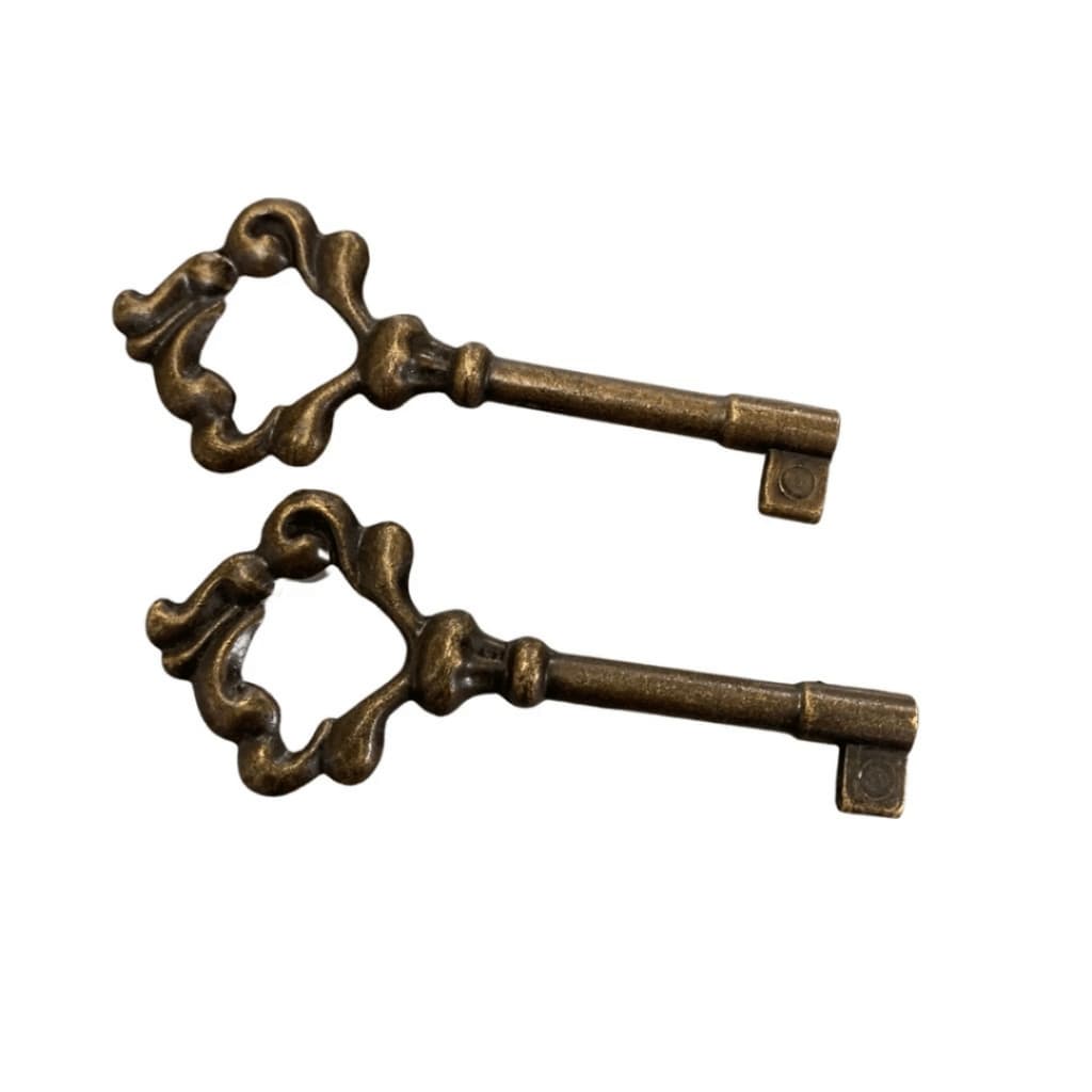 Chave para Fechadura de Guarda-Roupa Colonial – 2 Peças em Bronze