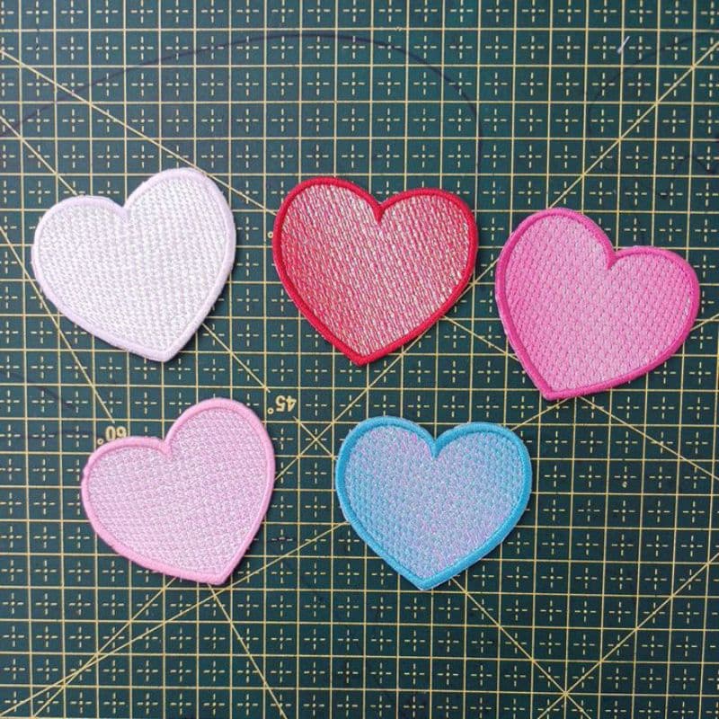 Patch bordado termocolante coração brilho