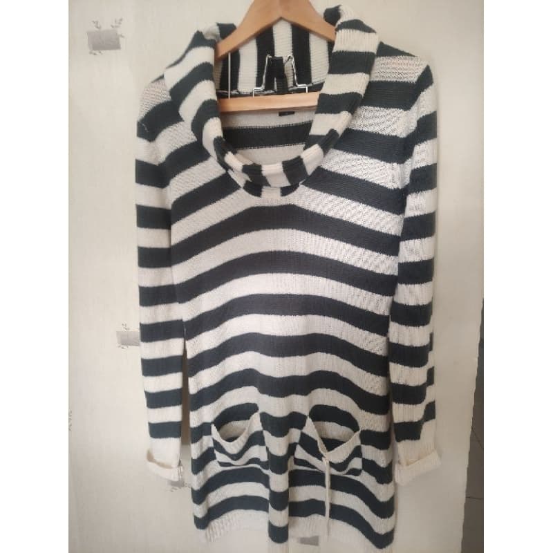 MACHINE WASH VESTIDO TRICO TAMXL ( ATE 44) 95,00ALTURA 92CM
LARGURA 62CM
OMBRO 55CM
ALTURA MANGA 70CM
CREME COM CINZA