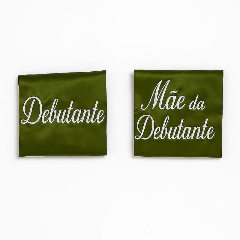 robe verde oliva debutante e mãe da Debutante