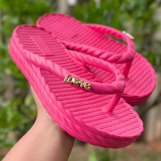 Chinelo Love Trançinhas – Caminhe nas Nuvens com Estilo