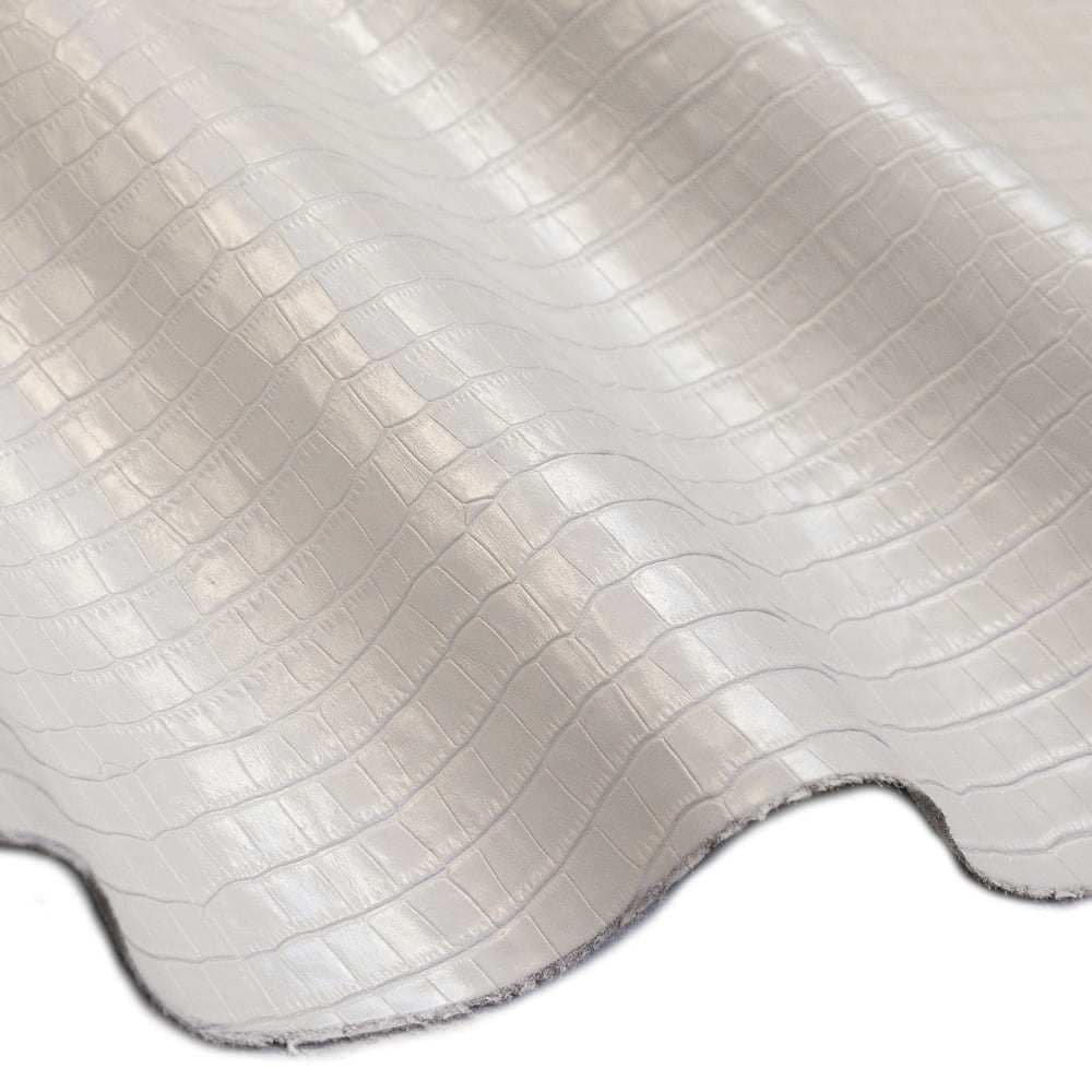Painel de Couro Genuíno Croco 25x50cm - Retalho 10/12L - Textura Estampada Luxo - Placa Tipo Croco - Cor: Off White