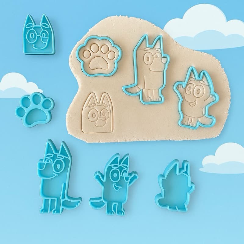 Kit 4 Cortadores e carimbos de Biscoito Bolacha Pasta Americana Cookies Bluey c/ Puxador aprox 8cm