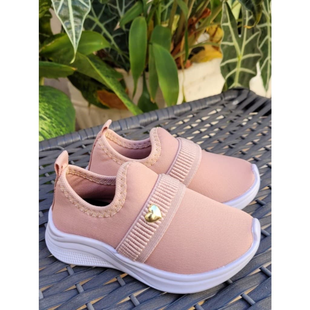 Tênis Calce fácil para o dia do seu filho(a) leve e confortável.