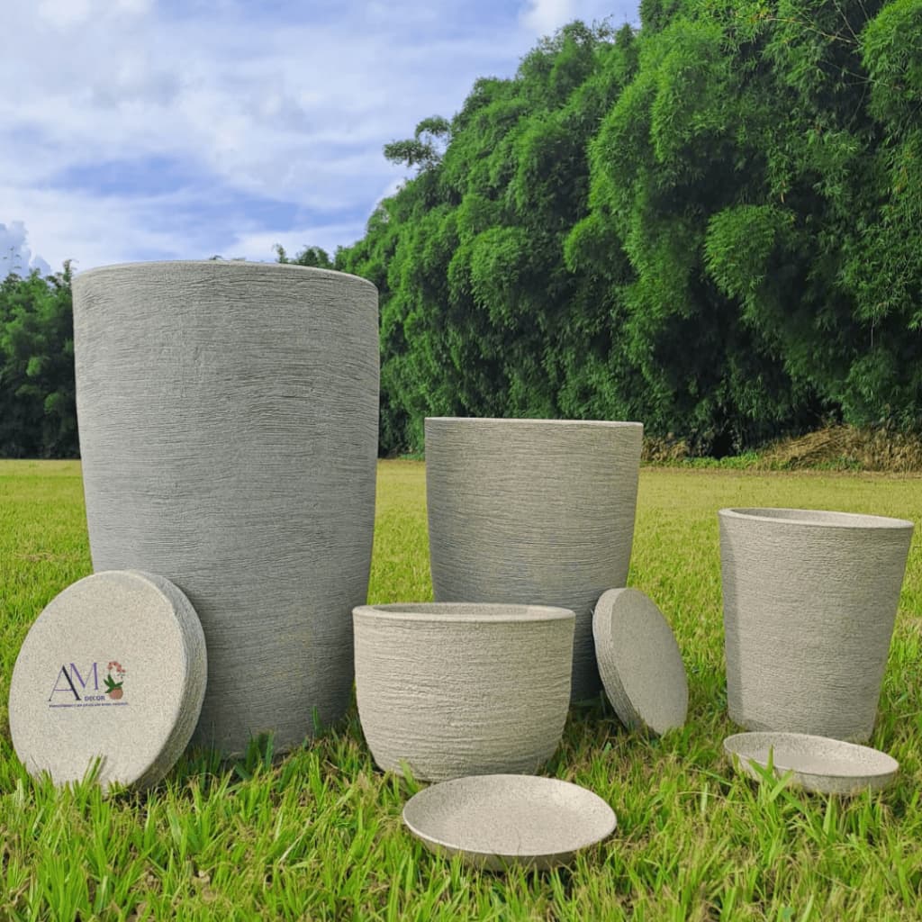 Kit 4 Vasos Polietileno Decorativos Para Plantas, Jardim, Flores, Salas Interno e Externo Com Pratos