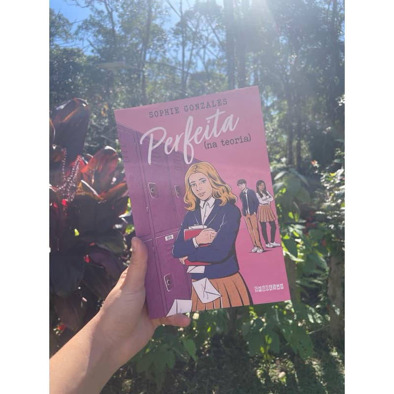 Perfeita (na teoria) — Sophie Gonzales