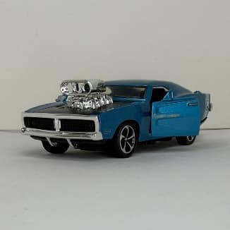 Miniatura Dodge Charger R/T Liga de Alumínio Escala 1:42 - Abre Portas