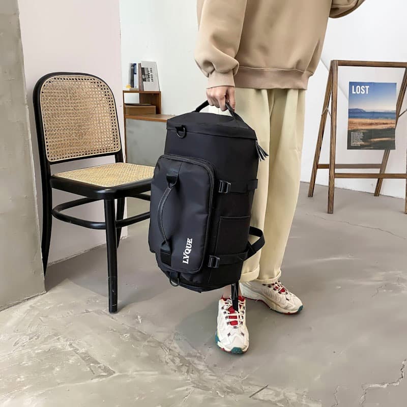 Mochila Esportiva Grande Unissex Para Academia e Viagem Com Material Impermeável Reforçada BS1001