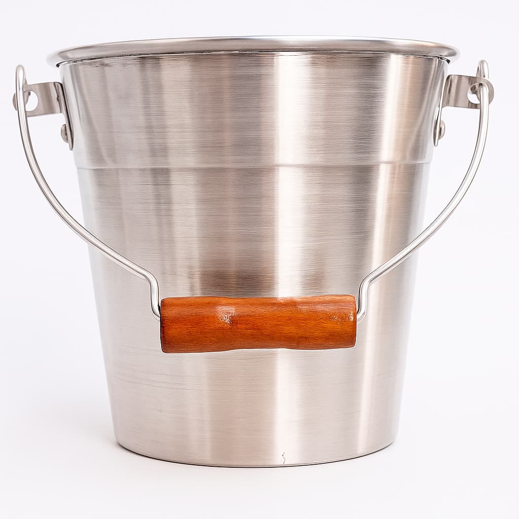 Balde de Alumínio 5 litros  para fervuras em geral com pegador em madeira