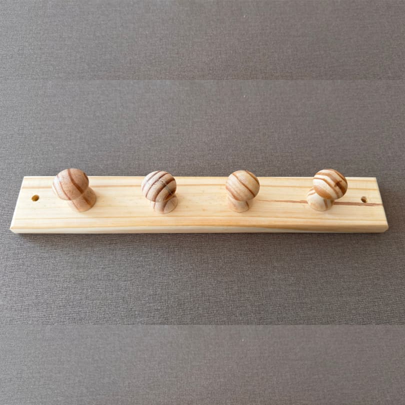 Cabideiro Gancho de Parede em Madeira Pendurador de Roupas Bolsas Mochilas Madeira 4 ou 6 Ganchos