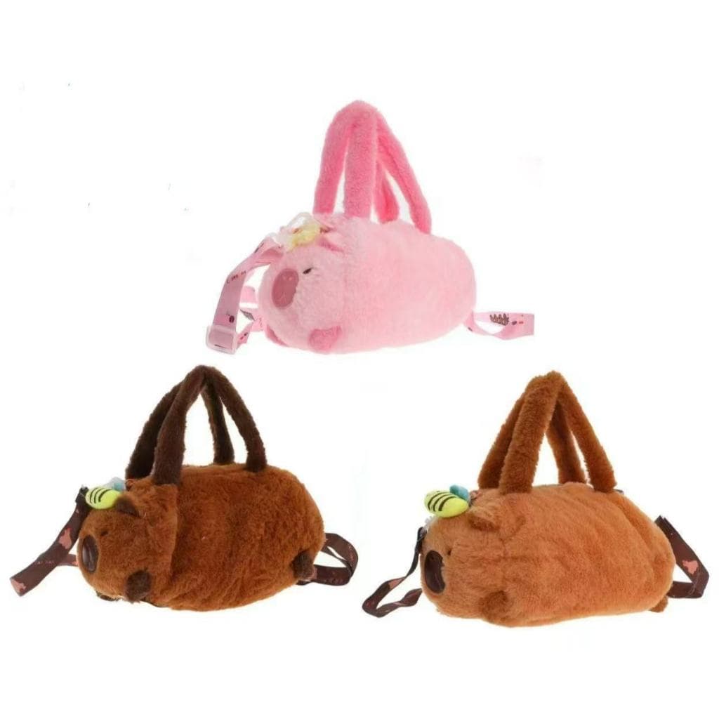 Bolsa Capivara Fofa Infantil Mini Pelúcia Cor Marrom Rosa e Cáqui.