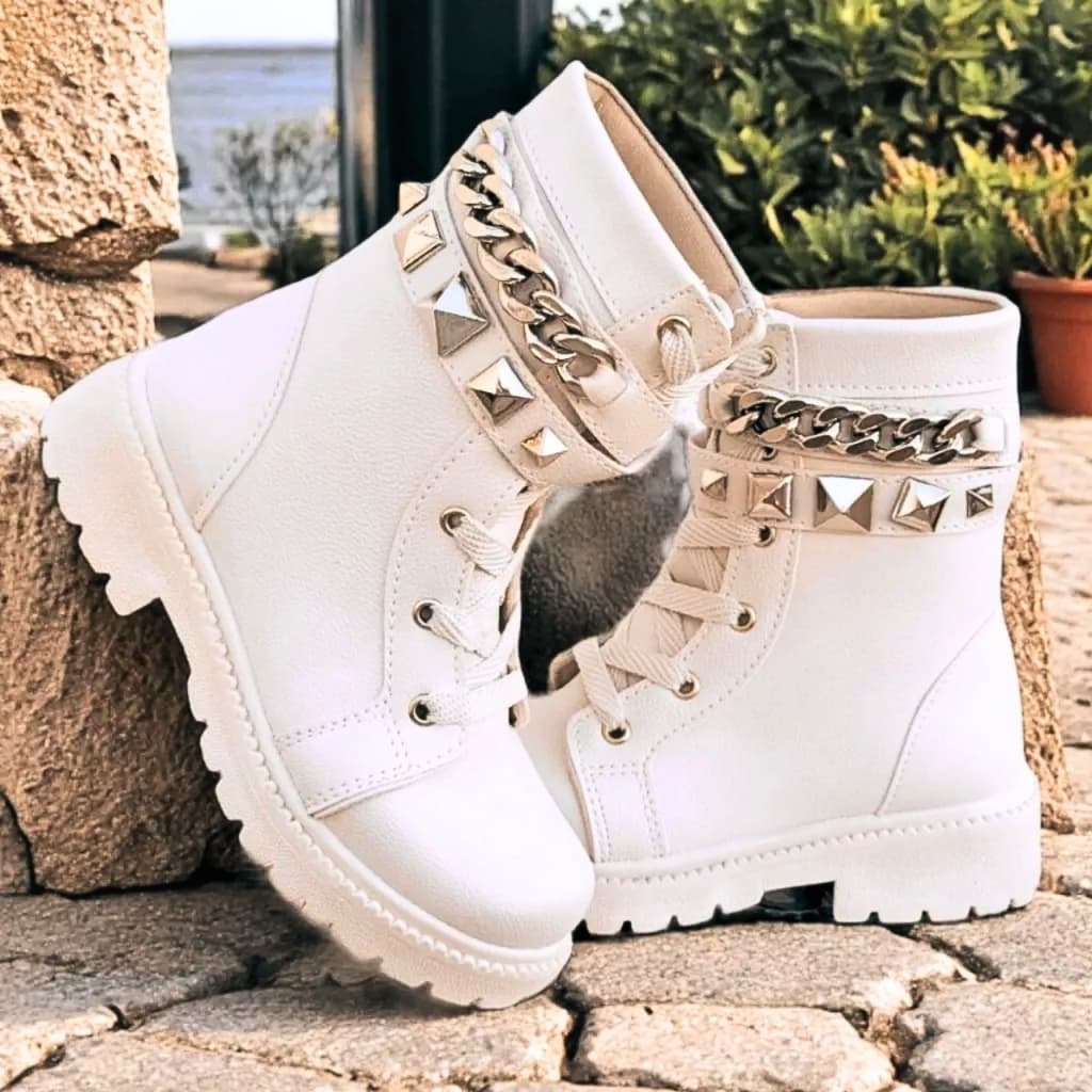 Bota Infantil Feminina Coturno Menina Com Correntes e Spikes do 28 ao 34 Ugui
