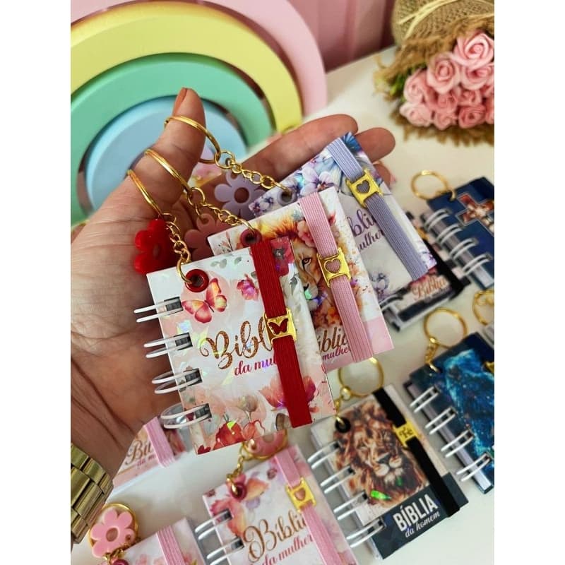 Mini biblia feminina chaveiro
