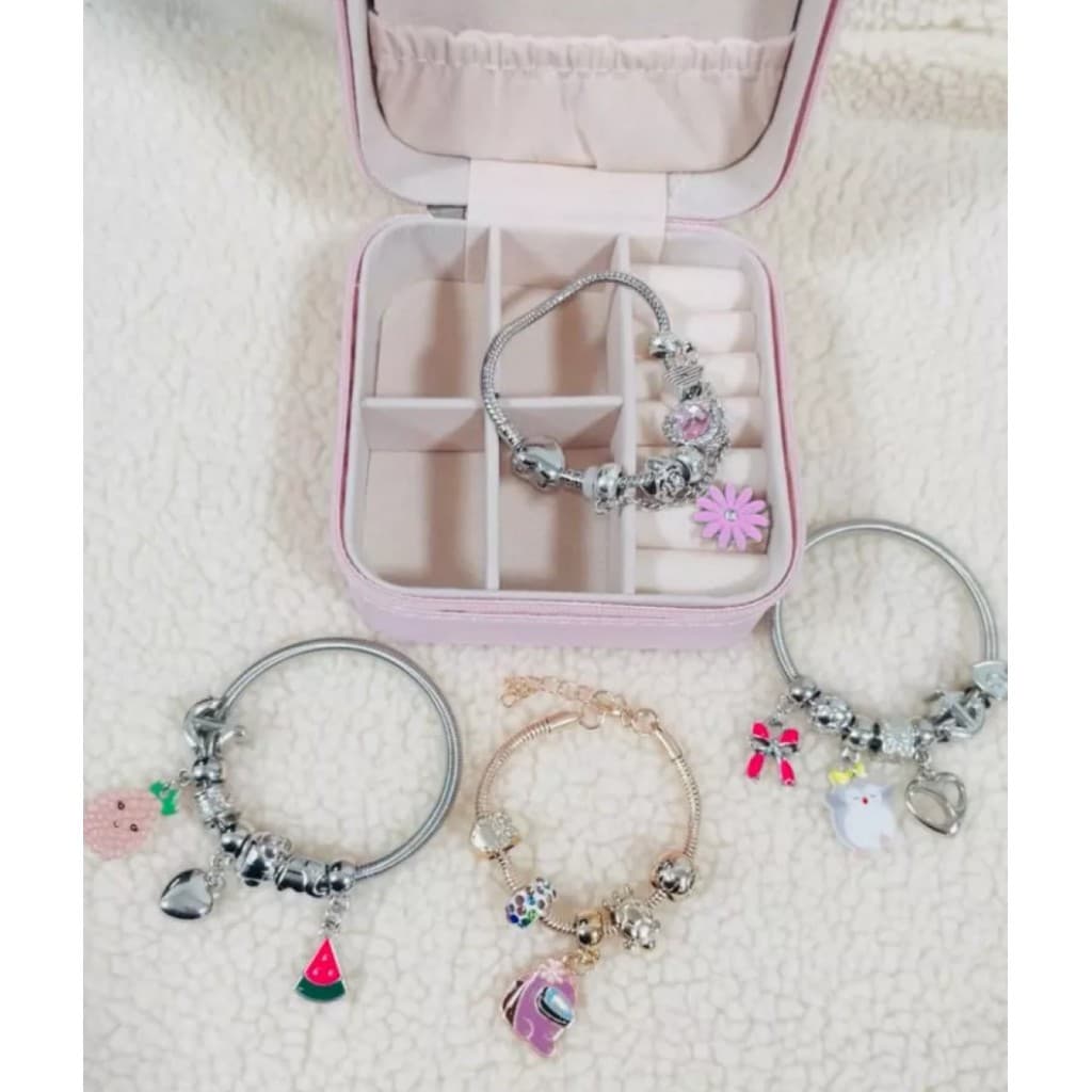 Pulseira Infantil Menina Criança Delicada Com Berloques e Pingente Aleatorios