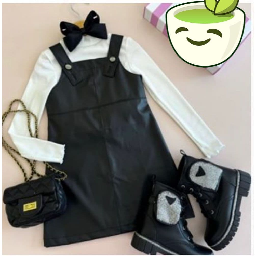 conjunto de blusa com vestido jardinheira de couro feminina