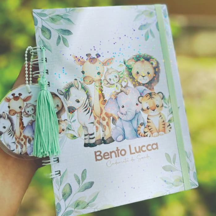 Caderneta personalizada Safari com nome da criança para menino e para menina atualizadas em promoção