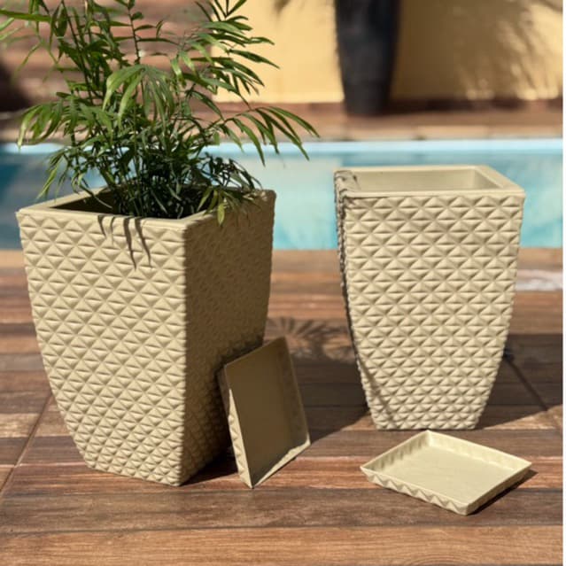 Kit 2 Vasos Decorativo para Plantas Quadrado Bojo Diamante Polietileno com prato