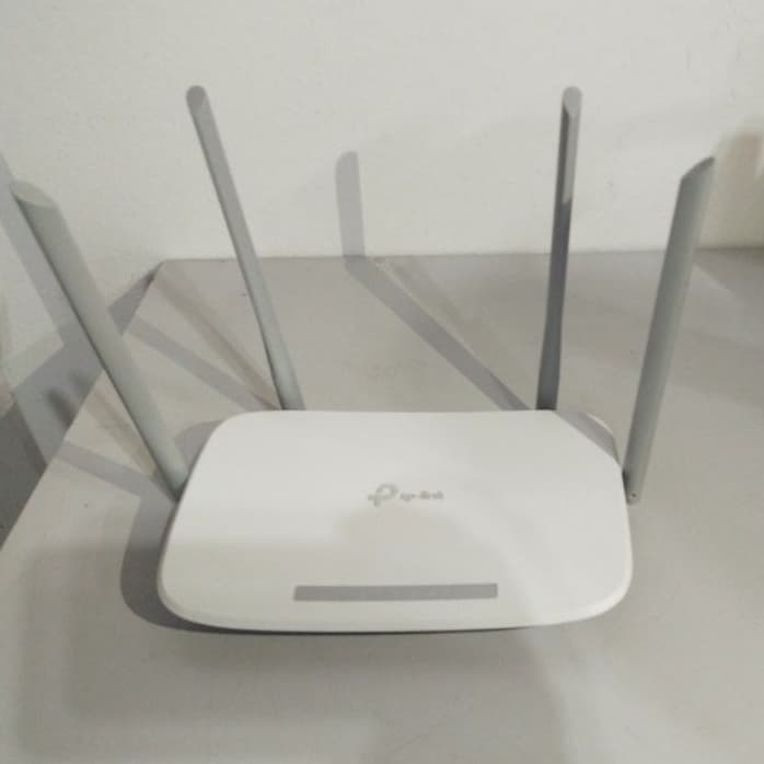 Roteador Ec220-g5 Ac1200 Gigabit Dual Band 2.4/5ghz Cor Branco (Usado)