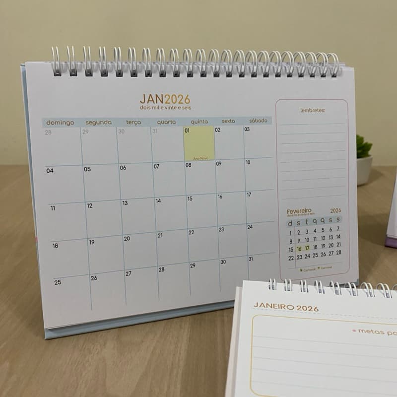Calendário de Mesa Tamanho A5 2026 com Planejador - Coleção Fofa