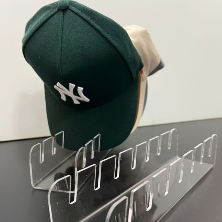 Kit Suporte Organizador De Bonés Em Acrílico 3mm Expositor Transparente