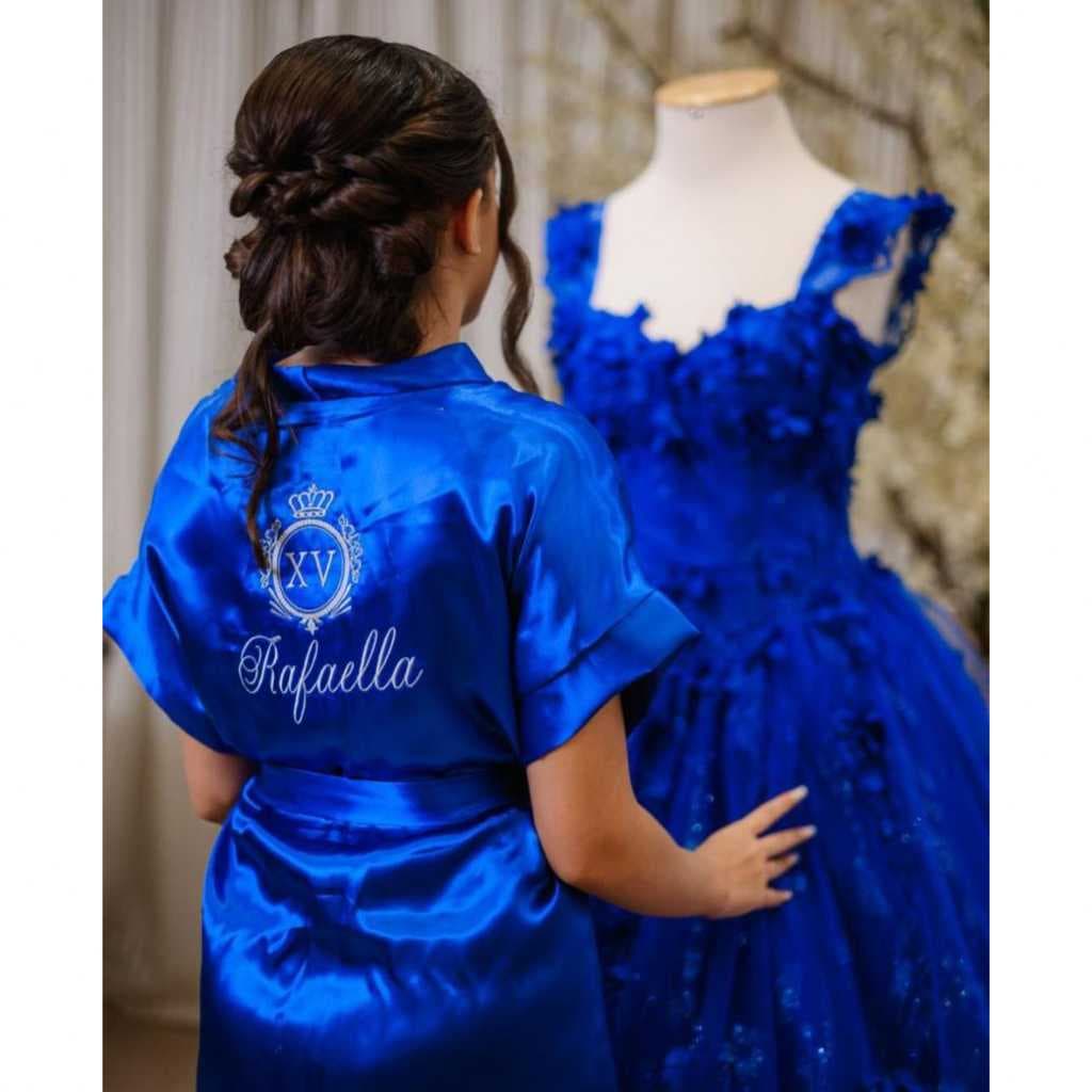 Robie Hobby Robem Robe de Cetim Bordado Debutante Brasão Padrão Promoção Presente