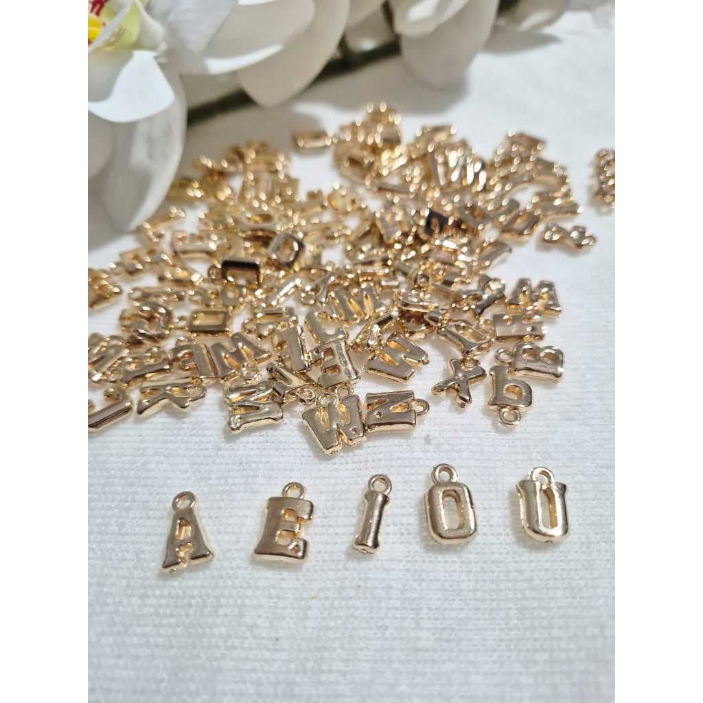 Pingente de Letras 14mm - 100% Plástico