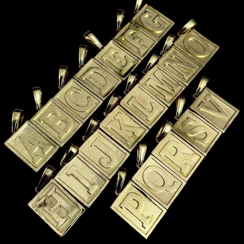 PINGENTE DE LETRA GRANDE FEITO EM 100% MOEDA ANTIGA