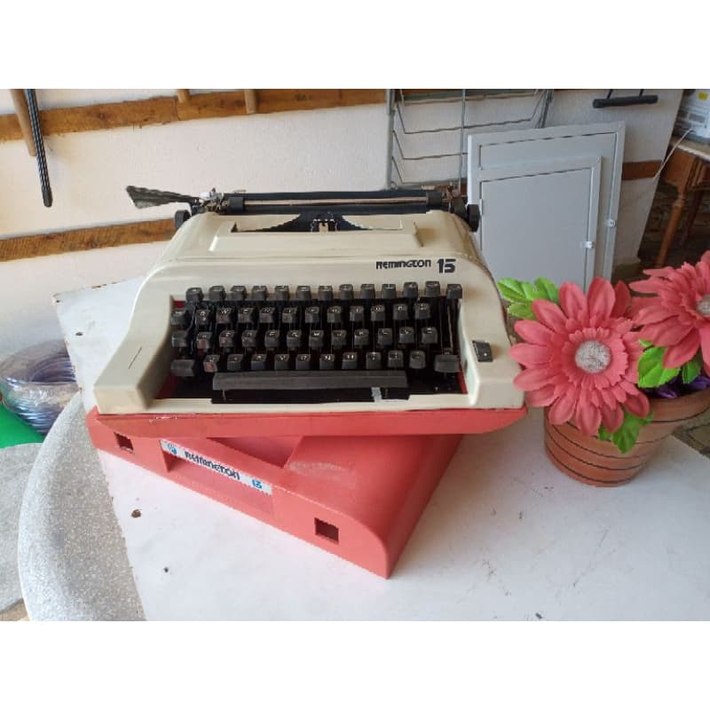 Máquina de escrever Remington 15