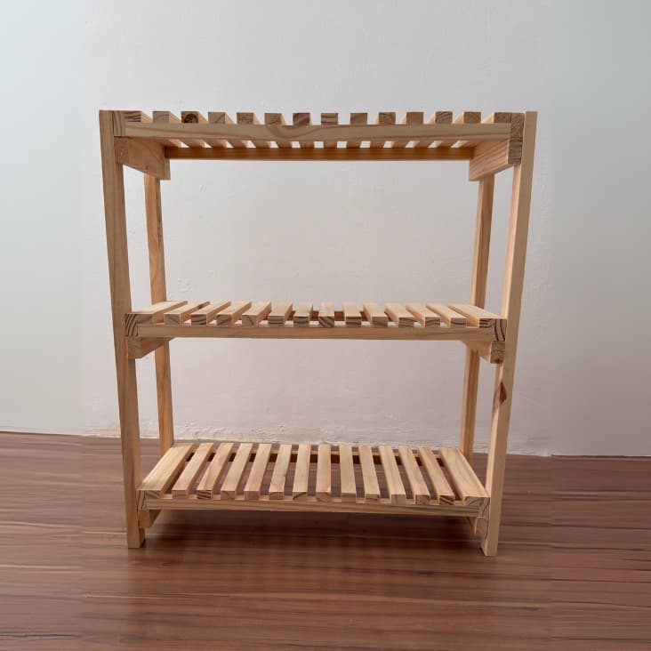 Sapateira Prateleira 3 Andares Madeira Pinus 100% Reflorestamento - Hall de Entrada Sala Quarto Acabamento