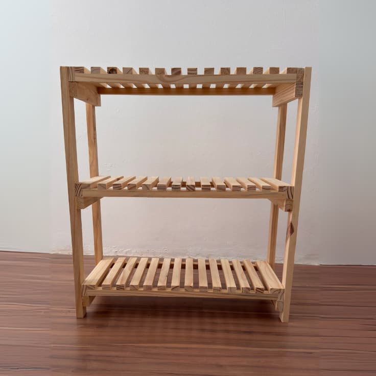 Sapateira Multiuso 3 Andares Madeira Pinus de Reflorestamento Quarto Hall Sala com Acabamento Natural