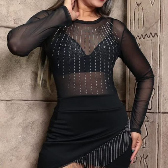 Body feminino de tule preto de manga longa transparente