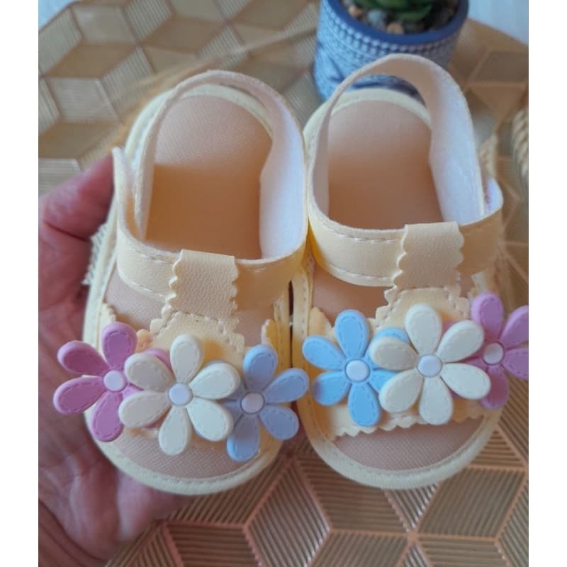 SANDÁLIA TRIO DE FLOR COLORIDAS