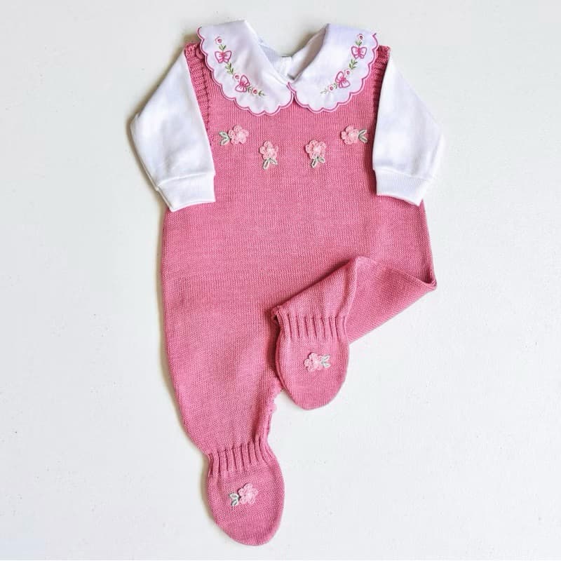Saída Maternidade Menina Jardineira Tricô Bordada a Mão - Macacão e Body com Gola Bordada Opcional