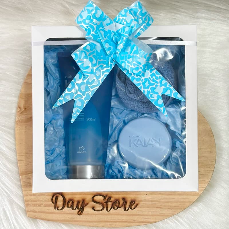 Kit Presente Kaiak Masculino com Shampoo Cabelo e Corpo, Sabonete e Toalhinha