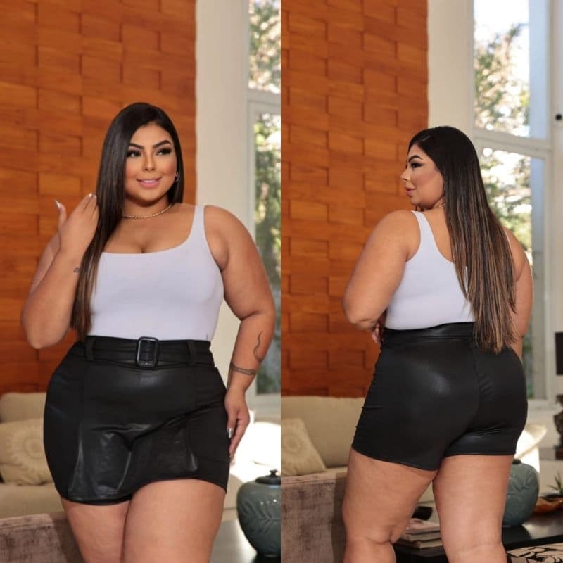 Short Saia Feminino Plussize Couro Fake Cirrê GG (44/46) G1( 48/50) G2 (50/52) e G3 (52/54).
