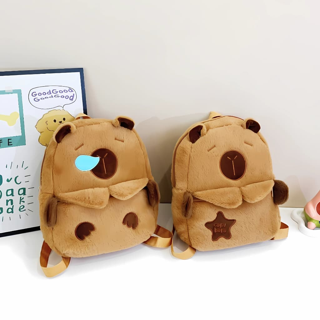 Mochila Pelúcia Capivara Infantil Bolsa Fofa Versátil Marrom
