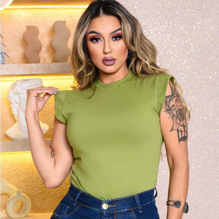 Blusa Muscle tee Basica Feminina Algodão Confortavel e Versatil Gola na Ribana T shirt Luxo