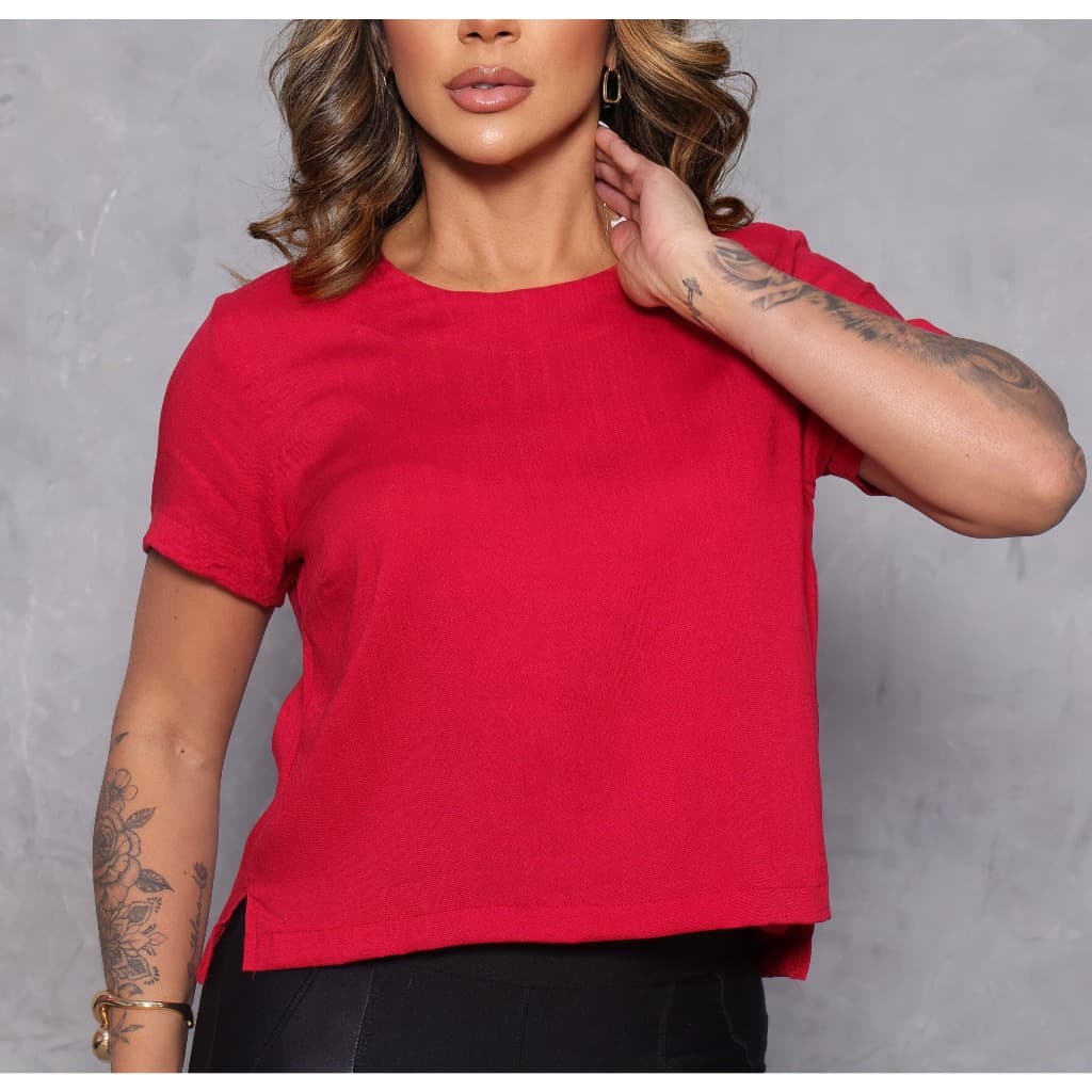 Blusa feminina básica em Viscolinho - Conforto, estilo e versatilidade em uma só peça, ideal para o seu dia a dia