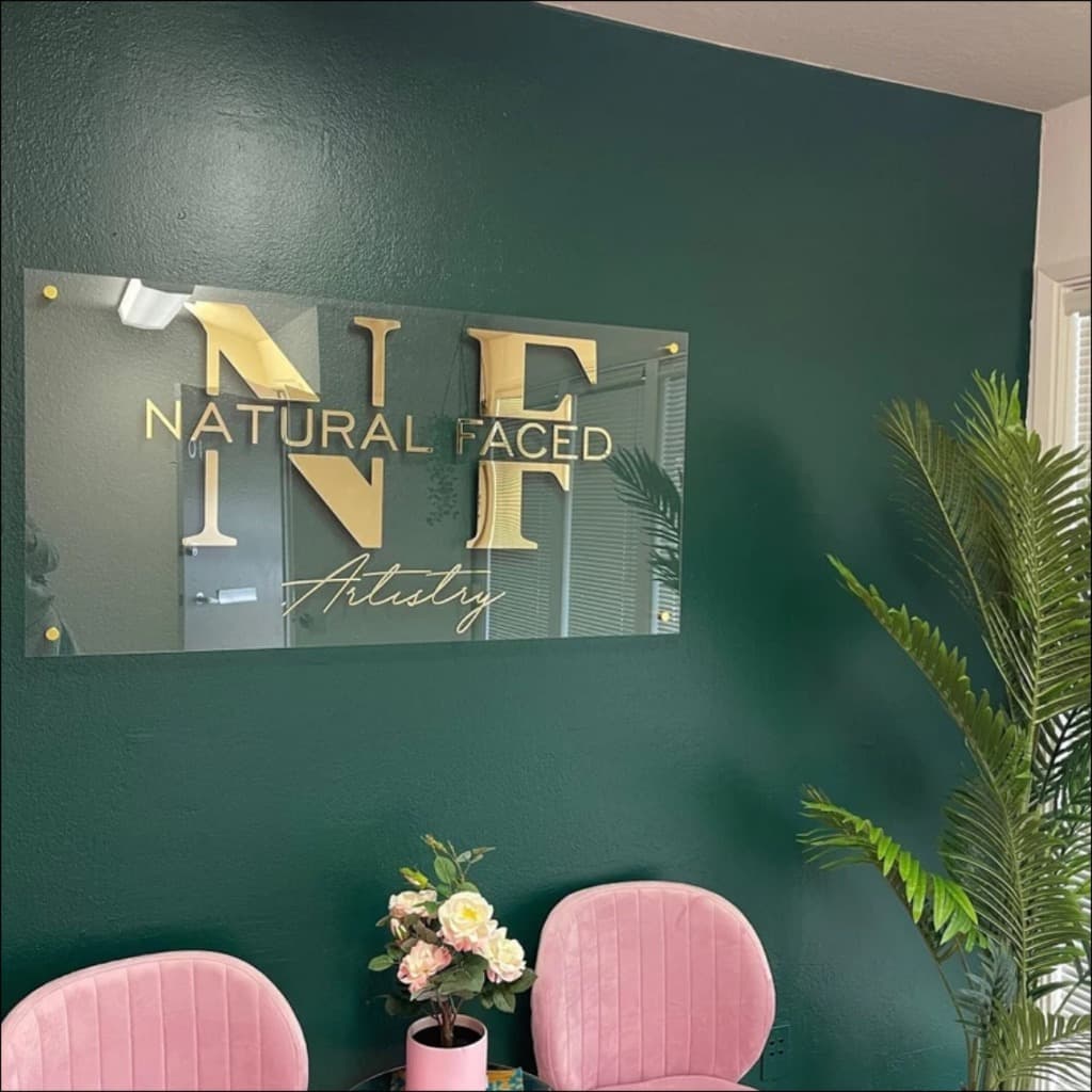 Placa de Logo Personalizada em Acrílico Espelhado Arte grátis – Formato Retangular (Sem LED)