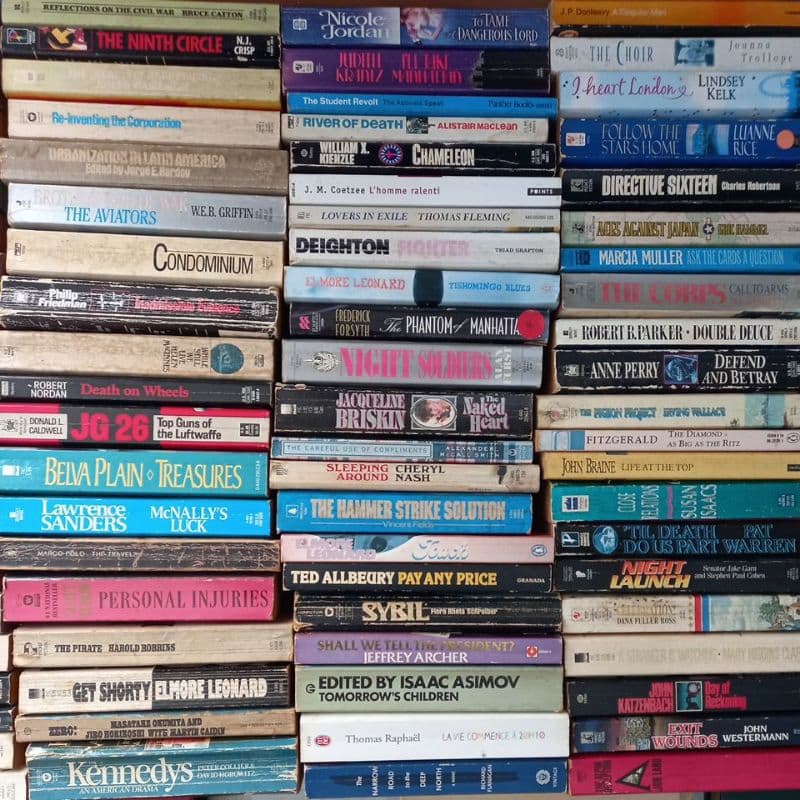 Livros diversos (em inglês) clássicos, ficção, Suspense, romance policial e outros gêneros