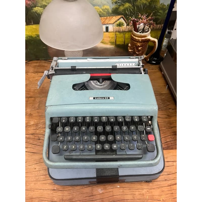 máquina  de datilografia portátil olovetti  acompanha  maleta original