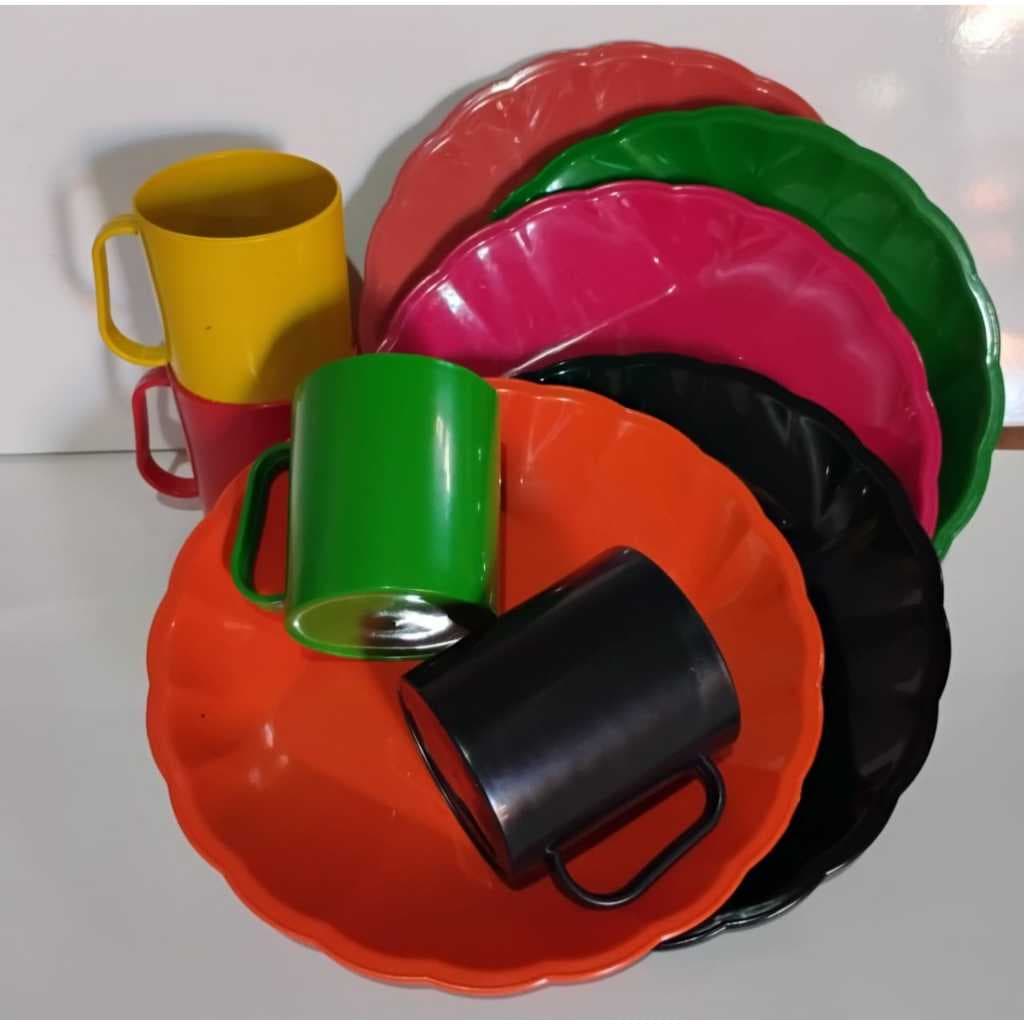 Prato Formato Concha + Caneca 350ml Mix de Cor; Kit 6,10,20 ou 30 peças(plástico). Escola/Festa