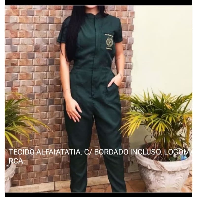 Macacão  Feminino com bordado incluso. LOGOMARCA + nome e profissão .tecido alfaiataria.