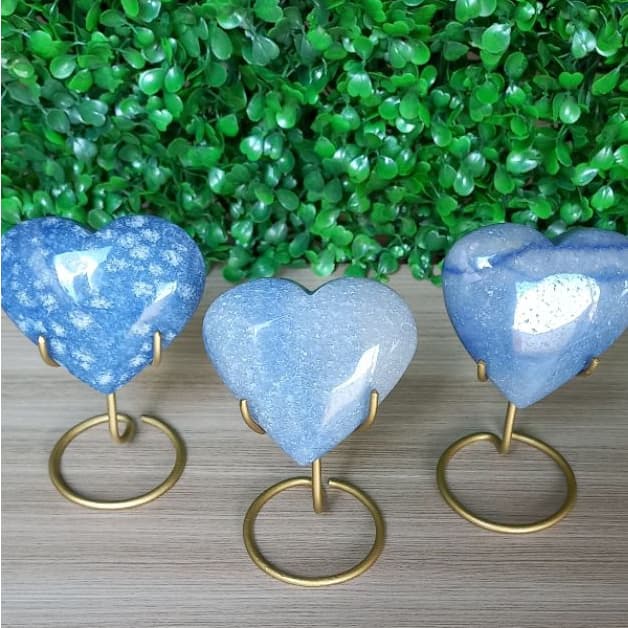 Coração Quartzo azul - base metálica inclusa Coração Quartzo Natural lapidado em pedras 100% natural